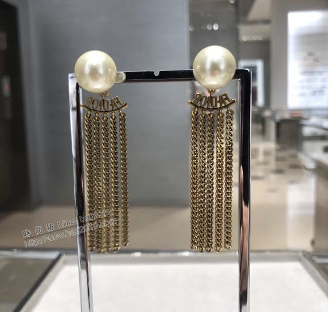 Dior飾品 迪奧經典熱銷款珍珠耳釘 耳環 復古黃銅施華洛珍珠  zgd1088